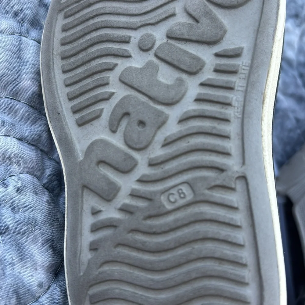 Native shoes gray. Size C8
